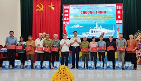 Bộ Tư lệnh Vùng Cảnh sát biển 1 đồng hành với ngư dân Ninh Bình