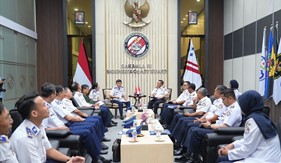 Đoàn công tác Cảnh sát biển Việt Nam chào xã giao lãnh đạo và giao lưu thể thao tại trụ sở Cảnh sát biển Indonesia