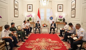 Đoàn công tác Cảnh sát biển Việt Nam chào xã giao Thống đốc thành phố Jakarta