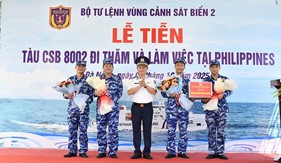 Tàu CSB 8002 lên đường đi thăm và làm việc với Lực lượng Bảo vệ bờ biển Philippines