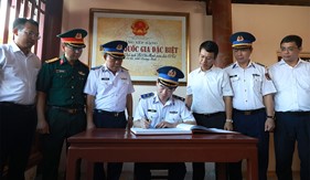 Cảnh sát biển Việt Nam phối hợp thực hiện công tác dân vận tại Đặc khu Cô Tô