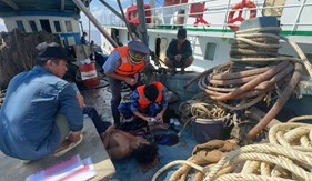 Tàu 201 kịp thời cấp cứu ngư dân