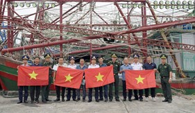 Hải đoàn 11 phối hợp tuyên truyền chống IUU cho ngư dân Hải Phòng