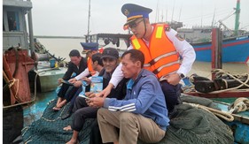 Hải đội 102 đẩy mạnh tuyên truyền chống IUU