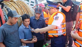 Bộ Tư lệnh Vùng Cảnh sát biển 3 phối hợp tuyên truyền chống khai thác thủy sản IUU