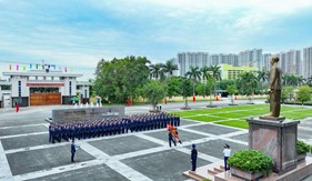 Đại biểu thanh niên, phụ nữ Cảnh sát biển Việt Nam dâng hoa, dâng hương tưởng nhớ Chủ tịch Hồ Chí Minh