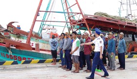 Bộ Tư lệnh Vùng Cảnh sát biển 3 phát hiện, xử lý hai tàu cá vi phạm IUU