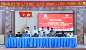 Bộ Tư lệnh Vùng Cảnh sát biển 2 tuyên truyền chống khai thác IUU cho ngư dân Đà Nẵng