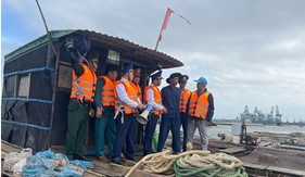 Hải đội 23 tích cực phối hợp hỗ trợ nhân dân phòng, chống bão số 15