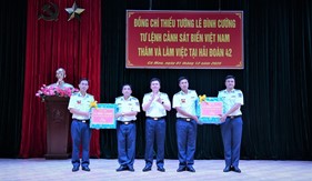 Tư lệnh Cảnh sát biển Việt Nam thăm và làm việc tại Hải đoàn 42