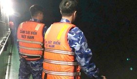 Bộ Tư lệnh Vùng Cảnh sát biển 1 khẩn trương tìm kiếm 9 ngư dân gặp nạn