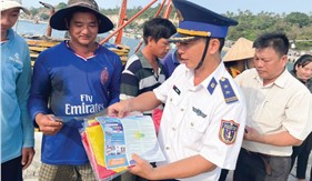 Người cán bộ nhiệt huyết, năng động trong tuyên truyền phòng chống IUU