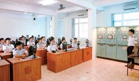 Một số vấn đề lý luận và thực tiễn xây dựng nhà trường thông minh với gợi ý phát triển Trung tâm Đào tạo và Bồi dưỡng nghiệp vụ Cảnh sát biển 