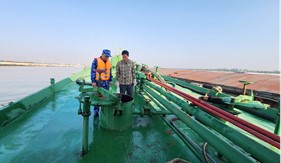 Bộ Tư lệnh Vùng Cảnh sát biển 1 tạm giữ tàu chở 15.000 kg dầu FO không rõ nguồn gốc