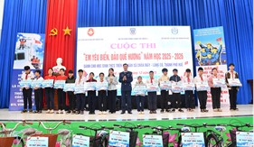 Lan tỏa tình yêu biển, đảo trong học sinh Huế