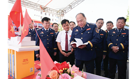 Cảnh sát biển Việt Nam đoàn kết, quyết tâm thực hiện thắng lợi nhiệm vụ công tác đảng, công tác chính trị năm 2025