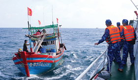 Điểm tựa trong sóng dữ