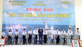 Nâng cao kiến thức pháp luật, bồi dưỡng tình yêu biển, đảo cho ngư dân và học sinh tại tỉnh Ninh Bình