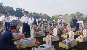 Chiến sĩ Hải đội 202 tham gia “Hành trình về nguồn”