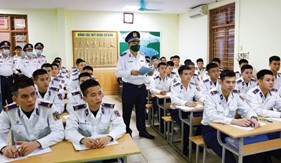 Nâng cao ý thức tôn trọng pháp luật, kỷ luật, tinh thần tự giác thực hiện nghĩa vụ và trách nhiệm cho đội ngũ cán bộ, giáo viên Trung tâm Đào tạo và Bồi dưỡng nghiệp vụ Cảnh sát biển