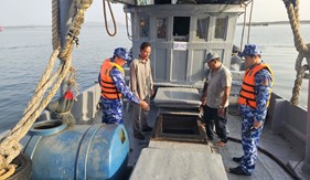 Cục Nghiệp vụ và Pháp luật Cảnh sát biển liên tiếp bắt các vụ việc vi phạm pháp luật