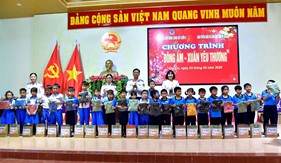 “Đông ấm - Xuân yêu thương” trên vùng lũ Tam Quan