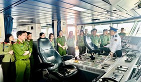 Đoàn cán bộ, học viên Học viện An ninh nhân dân nghiên cứu, học tập thực tế tại Bộ Tư lệnh Vùng Cảnh sát biển 1