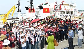 Giáo dục tình yêu biển, đảo cho học sinh qua hoạt động trải nghiệm tại Chi đội Kiểm ngư số 3