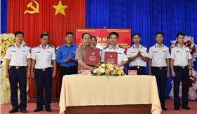 Cảnh sát biển với đồng bào dân tộc, tôn giáo tỉnh Cà Mau