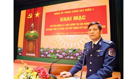 Đảng uỷ Vùng Cảnh sát biển 1 bồi dưỡng chính trị cho đảng viên mới và đối tượng kết nạp đảng 