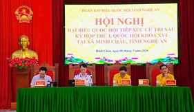 Thiếu tướng Lương Đình Hưng tiếp xúc cử tri tại tỉnh Nghệ An