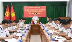 Trung tướng Bùi Quốc Oai đến thăm và kiểm tra tại Hải đoàn 32