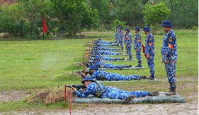 Cảnh sát biển Việt Nam kiểm tra “3 tiếng nổ” trong huấn luyện chiến sĩ mới