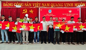 Bộ Tư lệnh Vùng Cảnh sát biển 2 tuyên truyền chống IUU cho ngư dân phường Thuận An, thành phố Huế