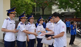 Đoàn viên, hội viên phụ nữ Cảnh sát biển chung tay tiếp sức mùa thi