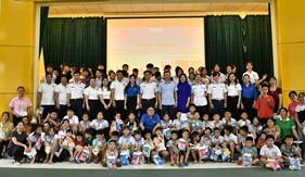 Tuyên truyền pháp luật phòng chống ma túy và tặng quà tại Làng trẻ em SOS Hải Phòng