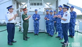 Thượng tướng Đỗ Xuân Tụng kiểm tra, nắm tình hình tại Bộ Tư lệnh Vùng Cảnh sát biển 4