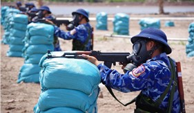 Vượt nắng trên thao trường, hăng say học tập, rèn luyện