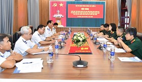 Đoàn công tác Học viện Khoa học quân sự làm việc với Bộ Tư lệnh Vùng Cảnh sát biển 4