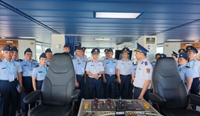 Sĩ quan trẻ Lực lượng Bảo vệ bờ biển Philippines thăm, giao lưu tại Bộ Tư lệnh Vùng Cảnh sát biển 2