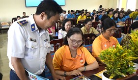 Tuyên truyền về biển, đảo và chống khai thác IUU cho nhân dân