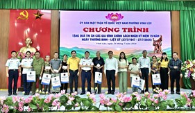 Đoàn Đặc nhiệm PCTP ma túy số 2 tuyên truyền pháp luật, tri ân người có công với cách mạng