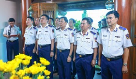 Khắc ghi công lao các thế hệ đi trước, quyết tâm hoàn thành tốt mọi nhiệm vụ