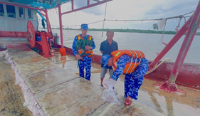 Bộ Tư lệnh Vùng Cảnh sát biển 4 bắt giữ tàu cá mang số hiệu giả trên biển