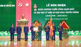 Cảnh sát biển Việt Nam vinh dự đón nhận Huân chương Chiến công hạng Nhất